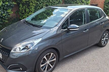 Peugeot 208 62.000 km 6.890 &euro; Essen 45359