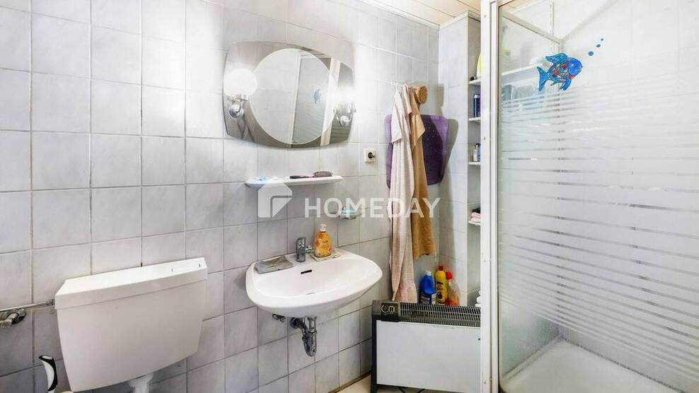 Viel Raum, Charme & Möglichkeiten - DHH mit Pool, möglicher Einliegerwohnung & großer Garage 7 zimmer