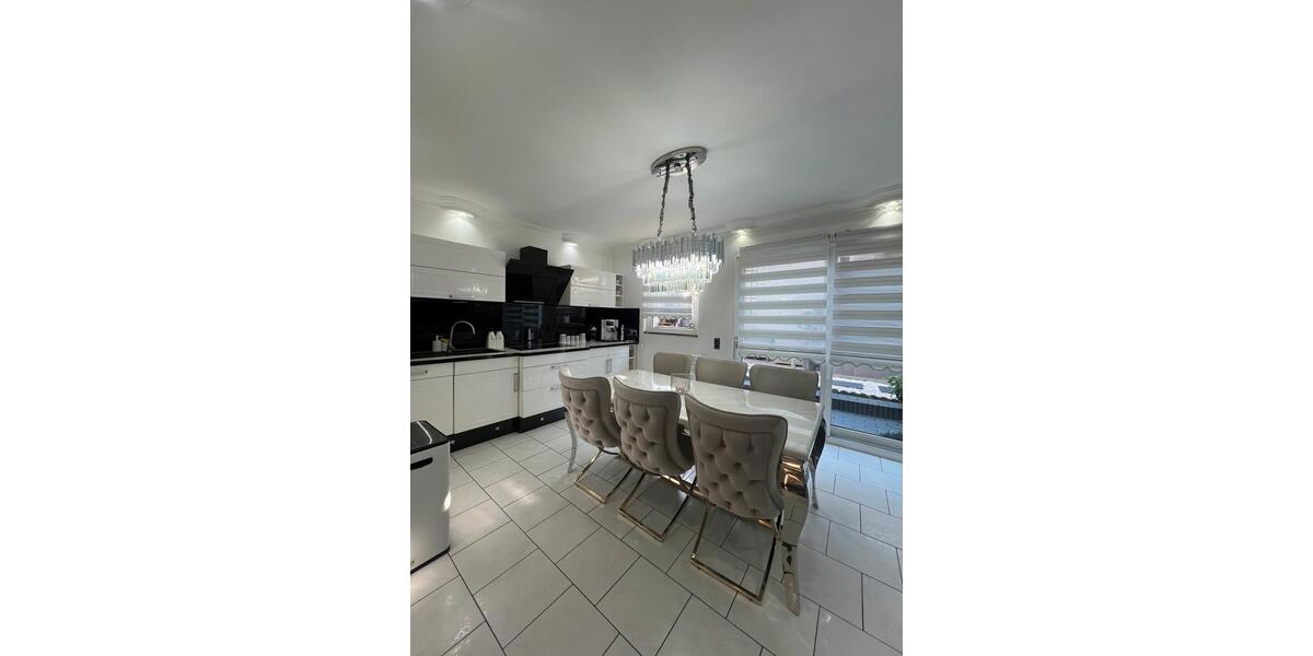 Erdgeschoßwohnung Oberhausen Rothebusch - 4.5 Zimmer, 130 m&sup2;, 1.600&euro; | Angebot:26238290