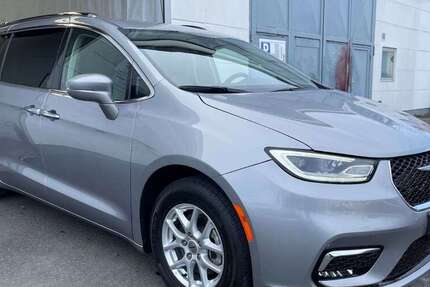 Chrysler Pacifica 56.000 km 27.900 € Düsseldorf 40589