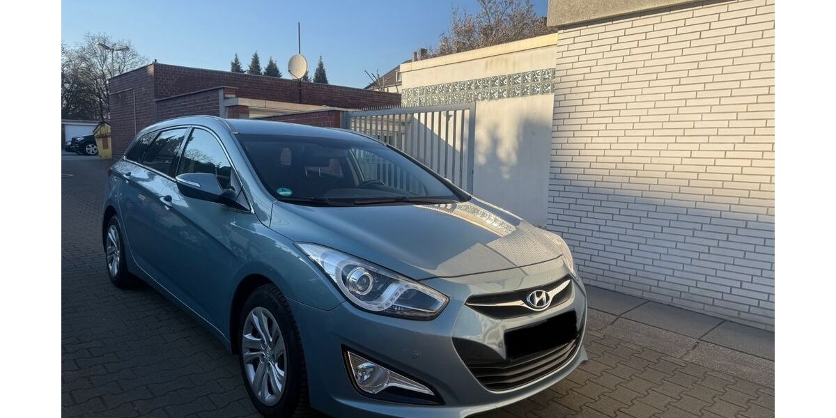 Hyundai i40 99.500 km 8.000 &euro; Essen 45143