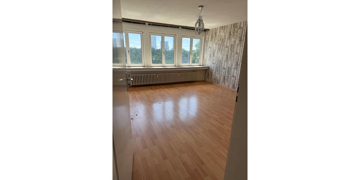 DG Wohnung 78 m2 ab sofort 3 zimmer