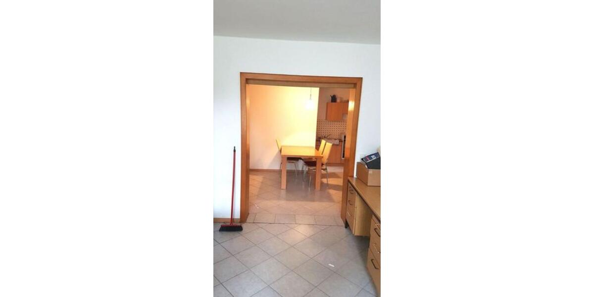 Provisionsfreies, Zweifamilienhaus mit Einliegerwohnung 8 zimmer