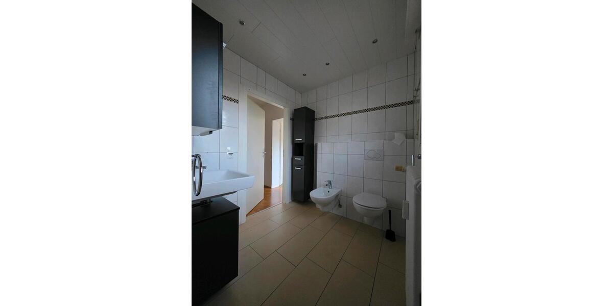 Hochparterre Neukirchen-Vluyn Vluyn - 4 Zimmer, 93 m&sup2;, 210.000&euro; | Angebot:26186590