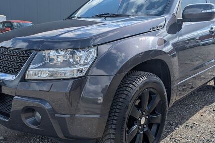 Suzuki Grand Vitara 176.000 km 8.790 € Essen 45356