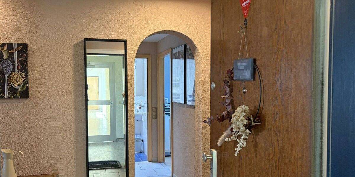 Etagenwohnung Velbert Mitte - 3 Zimmer, 105 m&sup2;, 225.000&euro; | Angebot:26833341