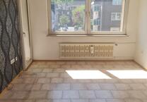 4-Zimmer-Wohnung im 2. OG mit Balkon zu vermieten!