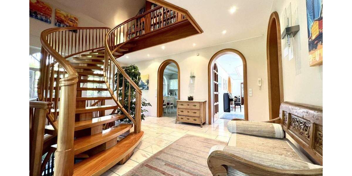 Einfamilienhaus Gladbeck Mitte - 9 Zimmer, 307 m&sup2;, 930.000&euro; | Angebot:25190761