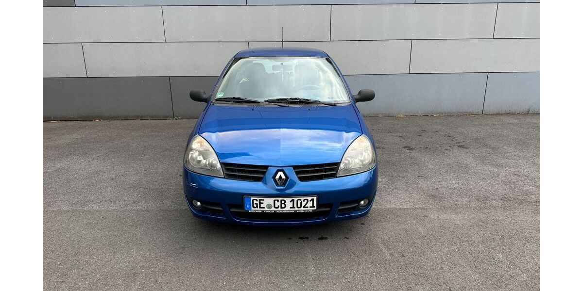 Renault Clio 147.000 km 2.300 &euro; Bottrop 46244