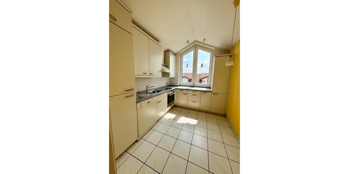 Dachgeschoßwohnung Hattingen Blankenstein - 4 Zimmer, 98 m&sup2;, 210.000&euro; | Angebot:26058813