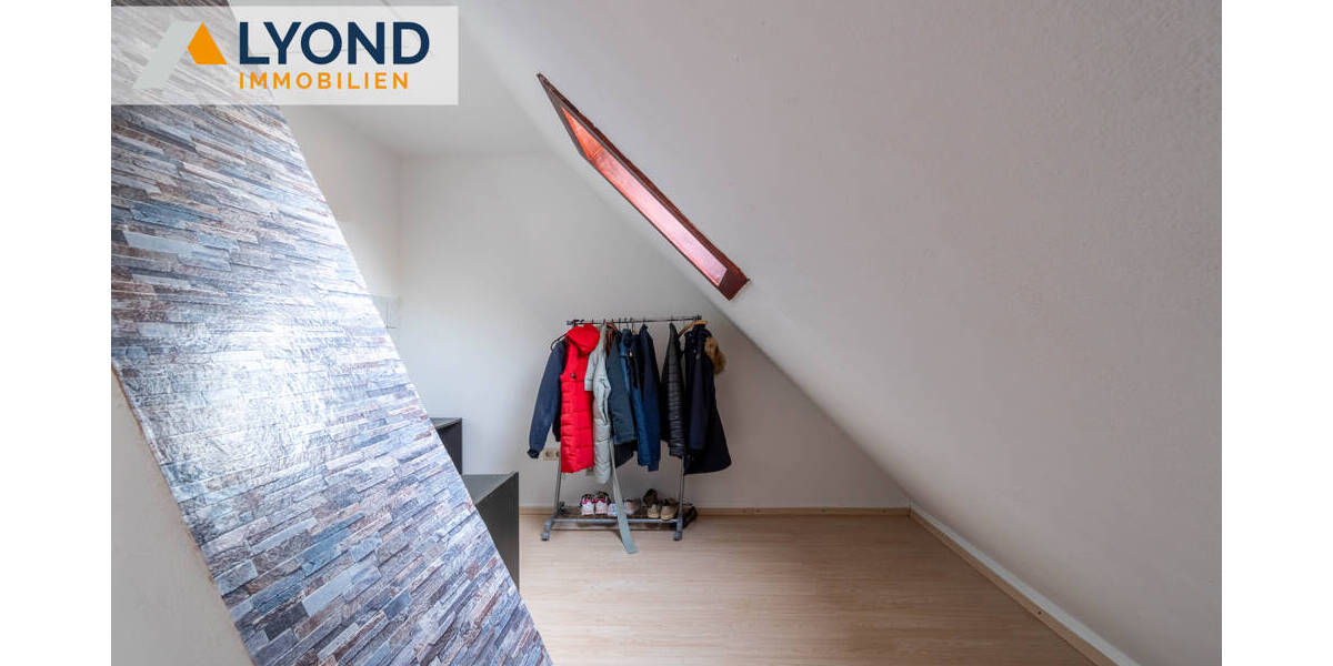 Exponierte Lage in Moers-Kapellen Doppelhaushälfte mit Potenzial- ruhige und zentrale Lage 8 zimmer