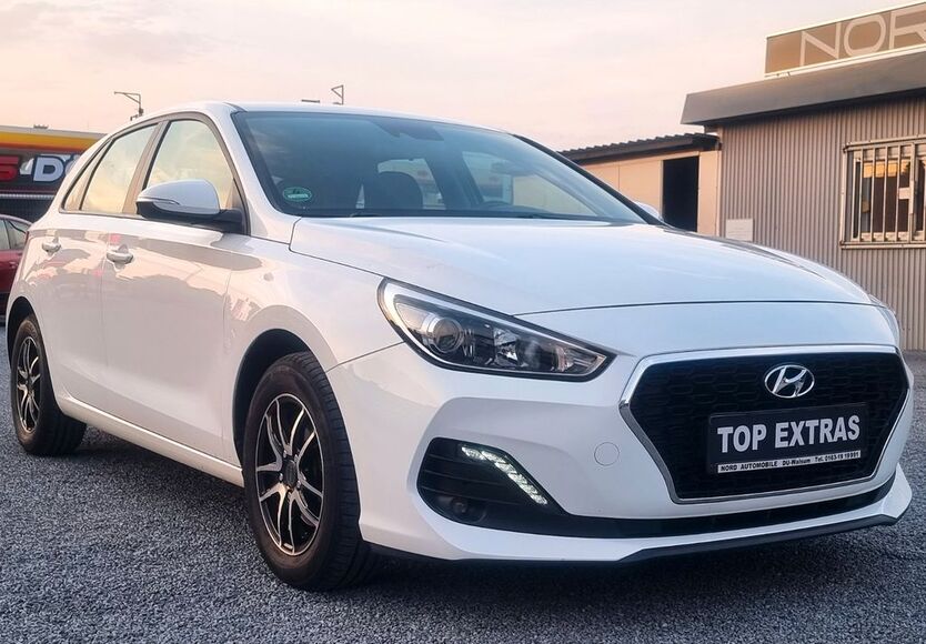 Hyundai i30 90.705 km 11.350 € Duisburg 47178