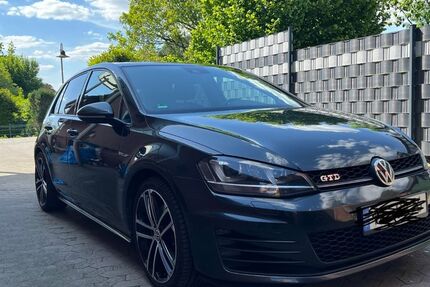 VW Golf 211.000 km 14.900 € Ratingen 40885