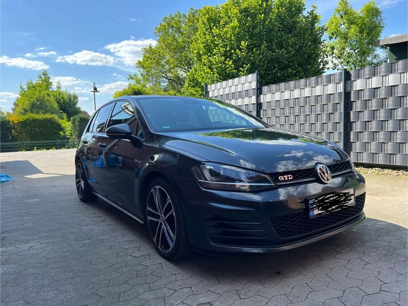 VW Golf 211.000 km 14.900 € Ratingen 40885