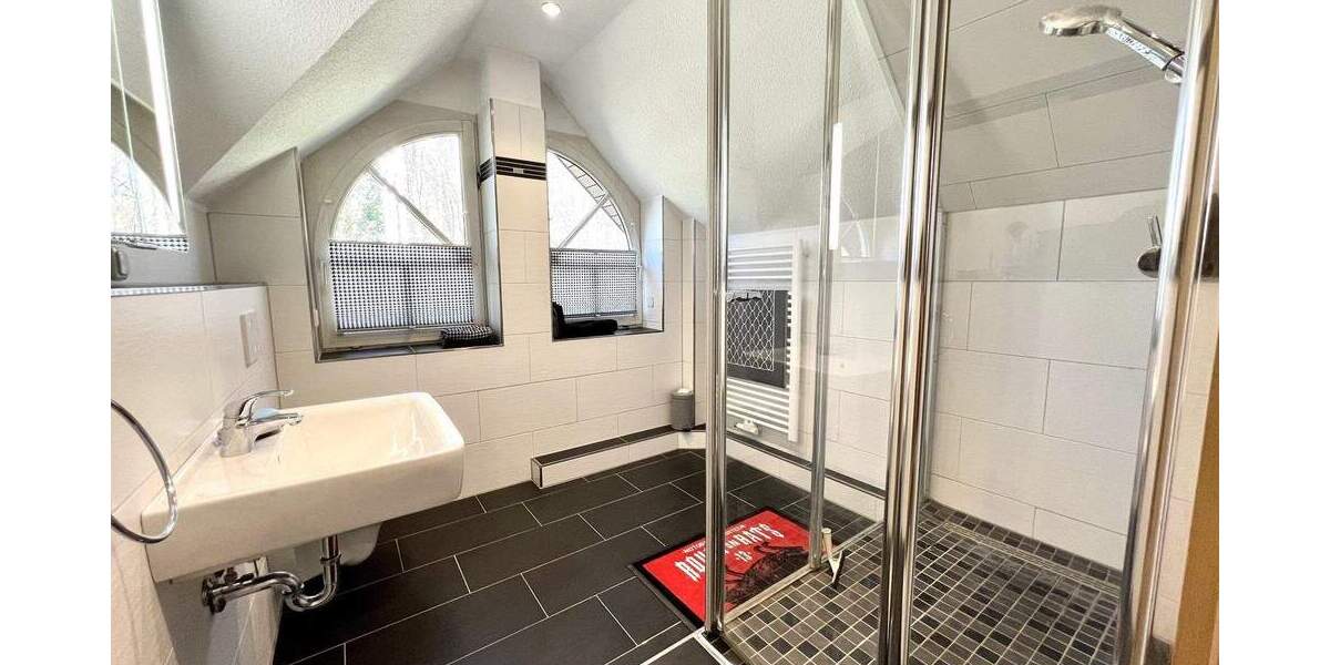 Einfamilienhaus Gladbeck Mitte - 9 Zimmer, 307 m&sup2;, 930.000&euro; | Angebot:25190761