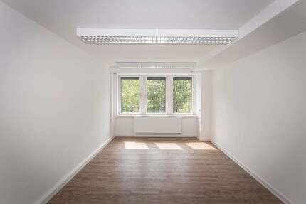 Büro in Düsseldorf 2.595 € 171 m²