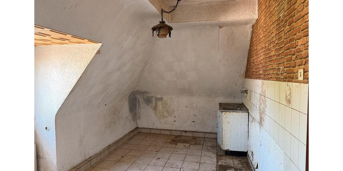 Dachgeschoßwohnung Essen Stadtbezirk III - 2 Zimmer, 31 m&sup2;, 36.000&euro; | Angebot:27129565