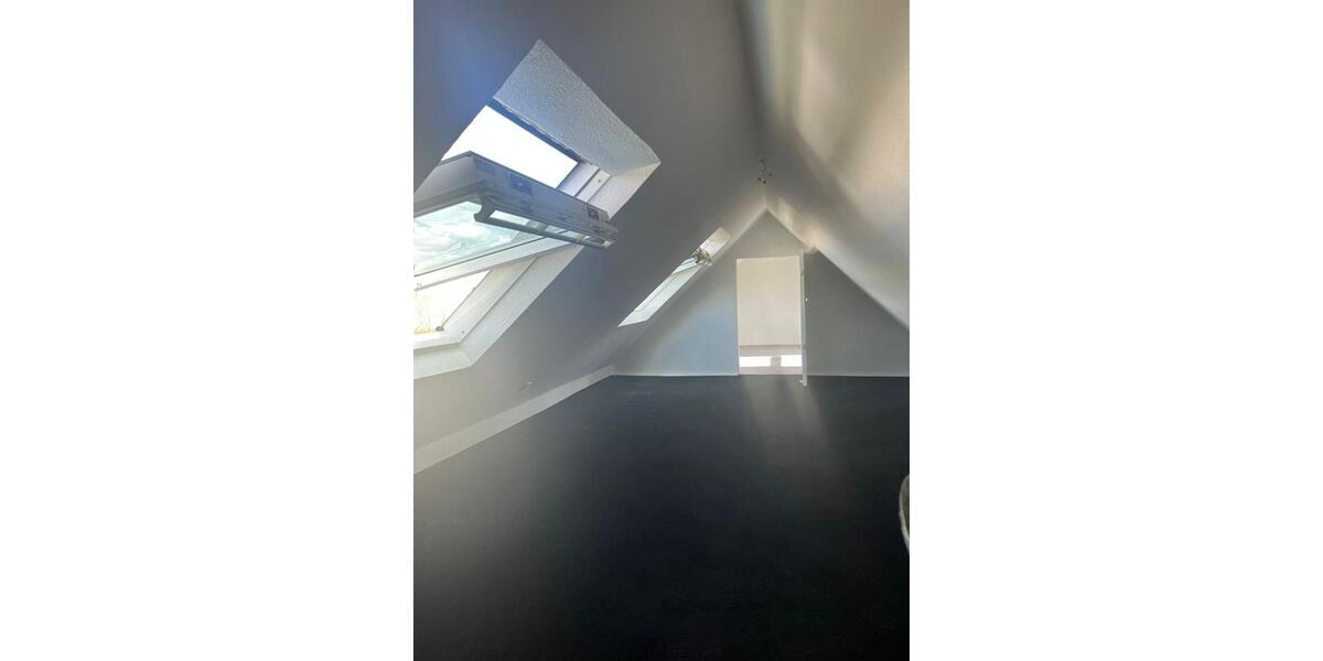 Dachgeschoßwohnung Bochum Höntrop - 4.5 Zimmer, 135 m&sup2;, 945&euro; | Angebot:26034991