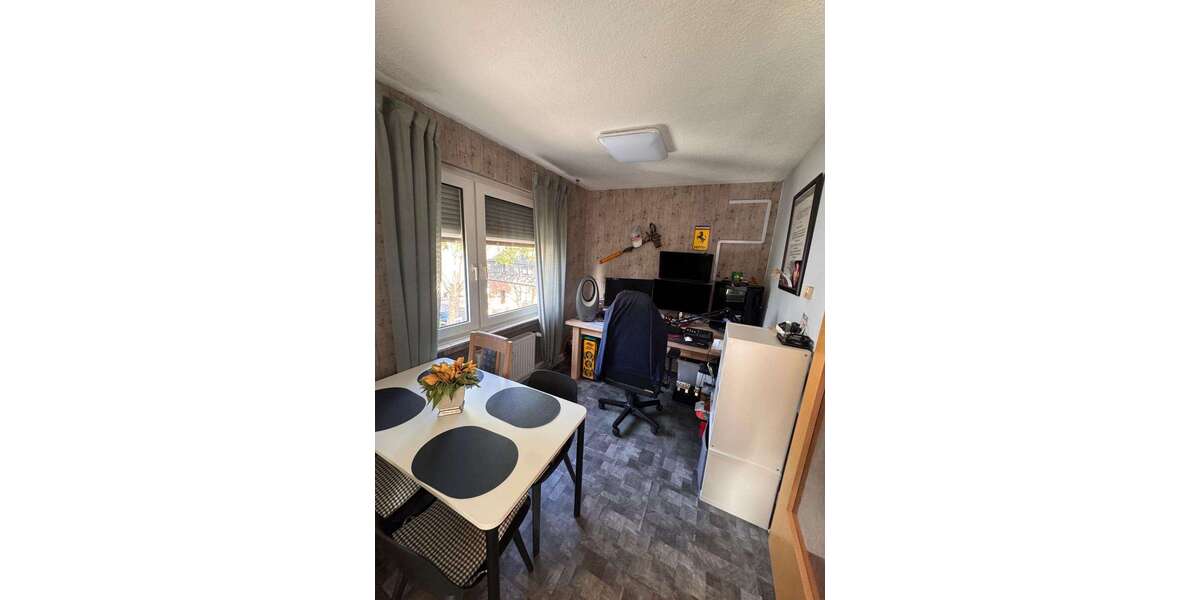 Wohnung zum Kaufen in Duisburg 113.000 € 83.56 m² 4 zimmer