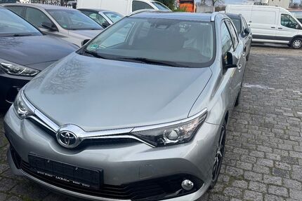 Toyota Auris 68.000 km 9.900 € Bottrop 46242