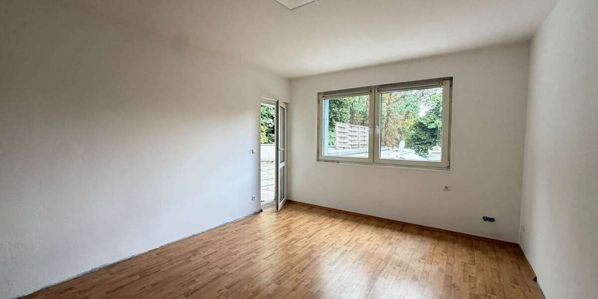 Dreifamilienhaus in Oberhausen-Lirich mit Garten, Dachterrasse und 296 m² Bauland inklusive - Mehrfamilienhaus, Wohnhaus Oberhausen Alstaden | Angebot:27493794