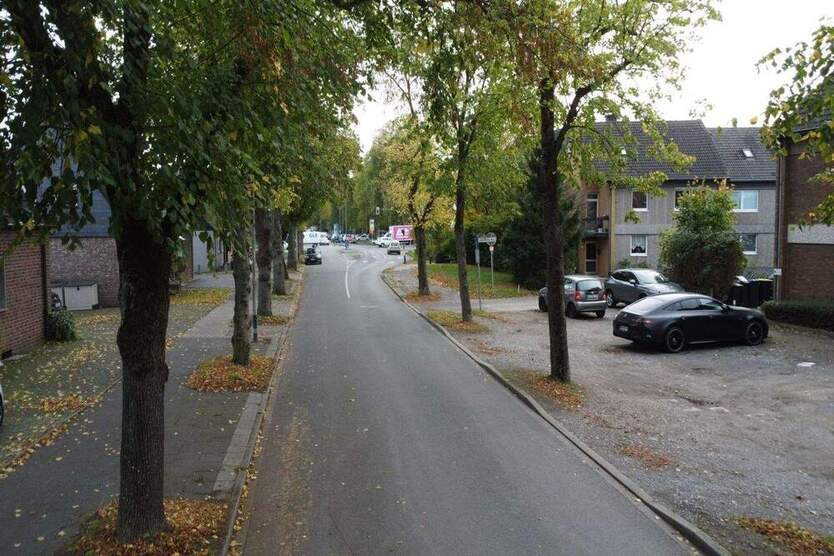 Doppelhaushälfte in Moers-Hochstraß Schöne Lage! Schöner Preis! 6 zimmer