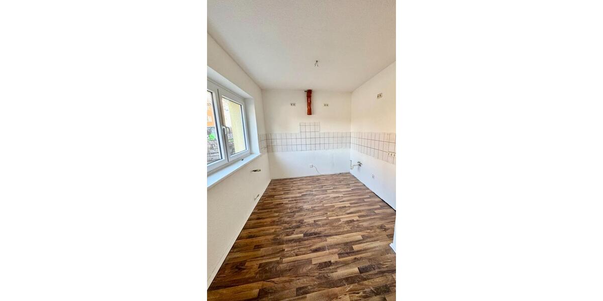 Erdgeschoßwohnung Gelsenkirchen Gelsenkirchen-Mitte - 4 Zimmer, 98 m&sup2;, 750&euro; | Angebot:25433180