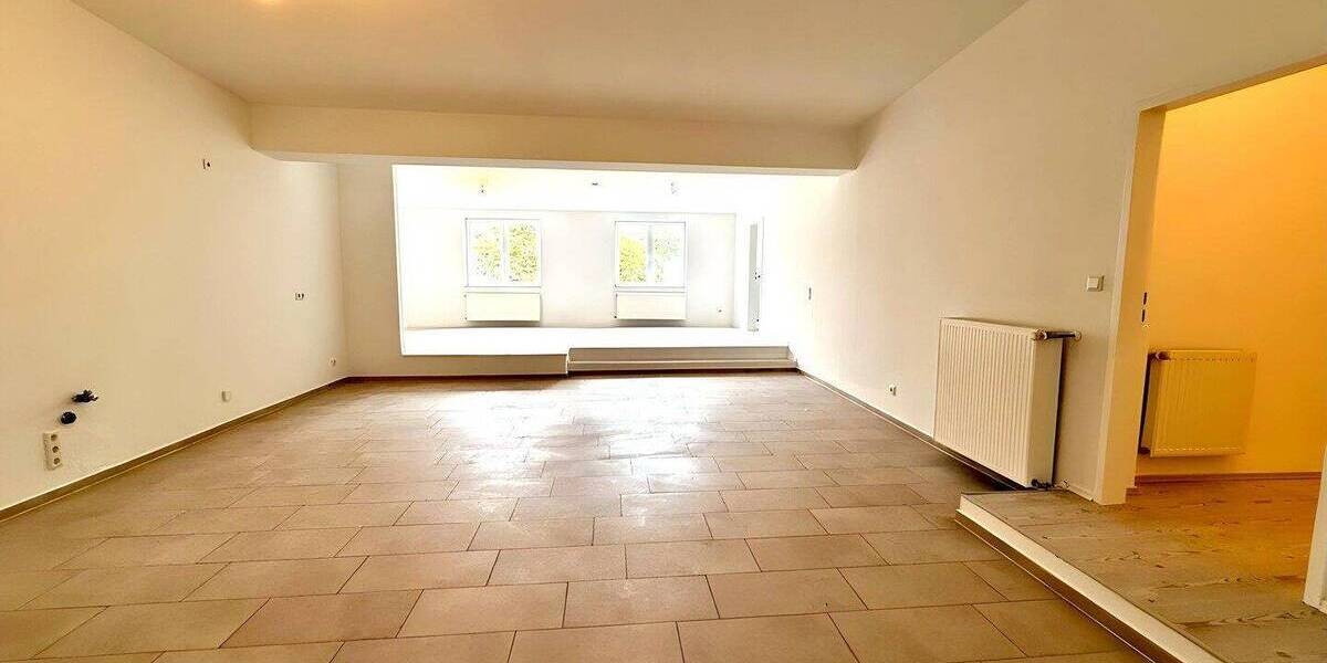 Etagenwohnung Duisburg Untermeiderich - 2 Zimmer, 100 m&sup2;, 780&euro; | Angebot:26859109