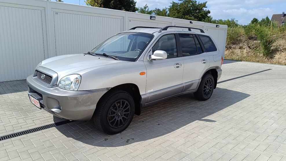 Hyundai SANTA FE 178.000 km 1.290 € Oberhausen 46145