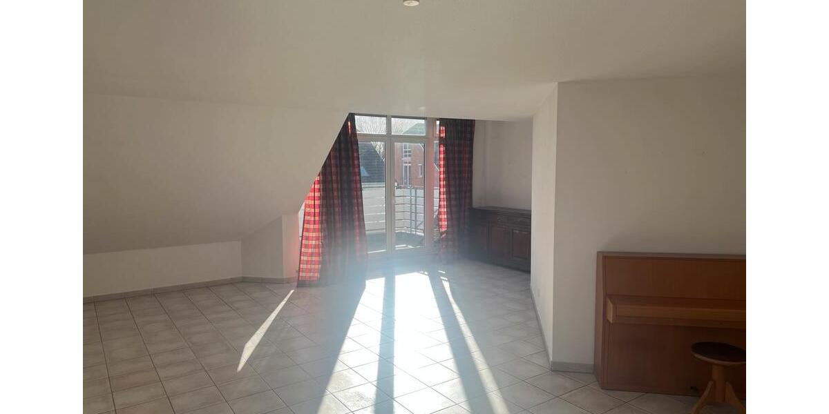 Dachgeschoßwohnung Oberhausen Alstaden - 2 Zimmer, 120 m&sup2;, 1.240&euro; | Angebot:25083113