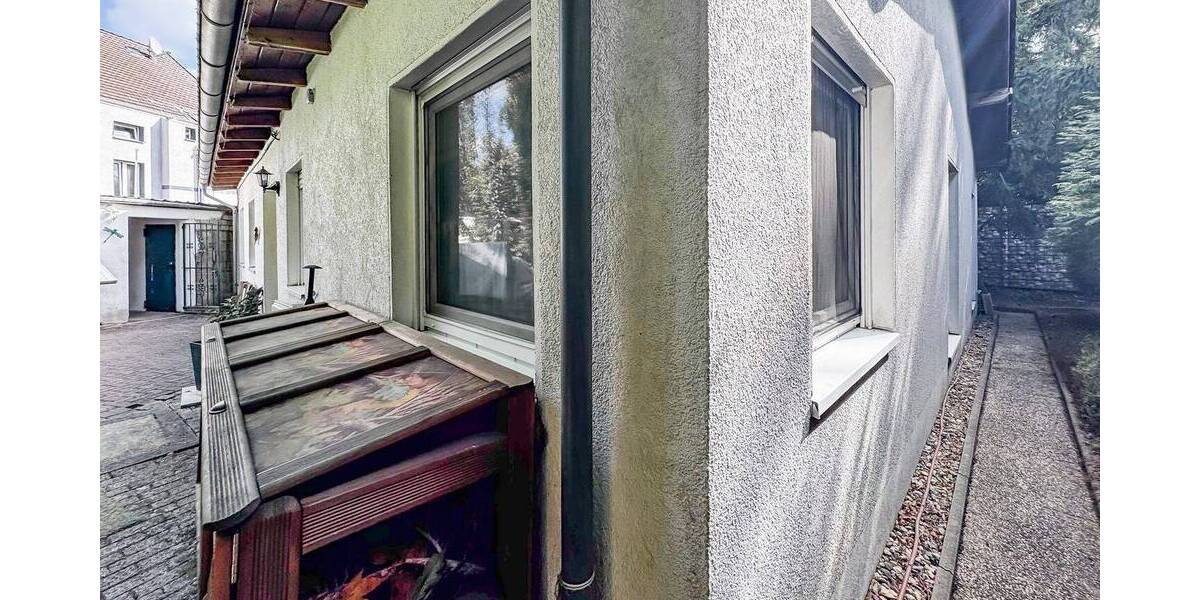 Einfamilienhaus + Mehrfamilienhaus - 7 Einheiten - 5 Garagen - freistehend 1 zimmer