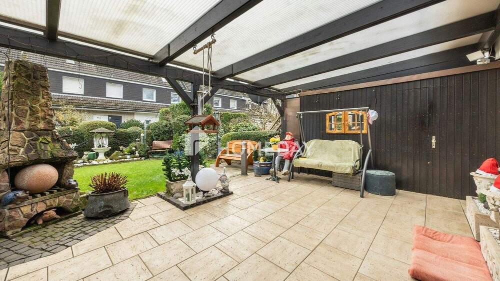 Ein Zuhause mit Substanz: durchdachter Grundriss, Terrasse mit Pergola und viel Raum für Familie 5 zimmer