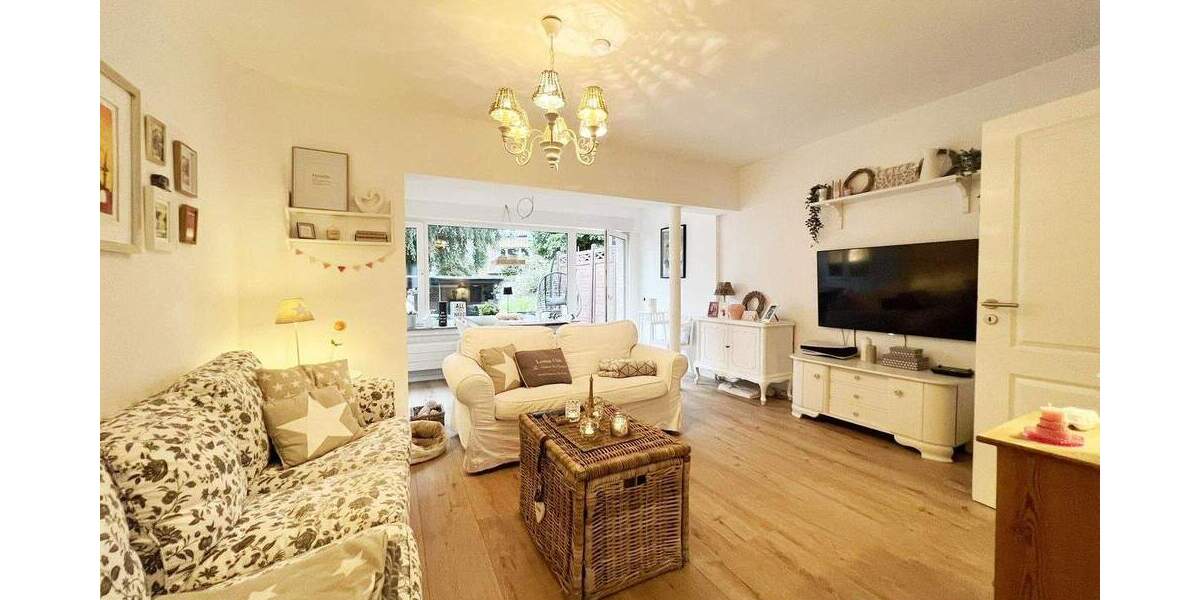 Einziehen und wohlfühlen: Modernes Reihenmittelhaus mit vielen Schlafzimmern und schönem Garten 5 zimmer