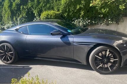 Aston Martin DB11