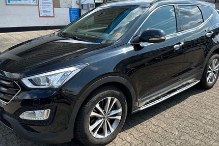 Hyundai SANTA FE 200.000 km 11.900 € Oberhausen 46117