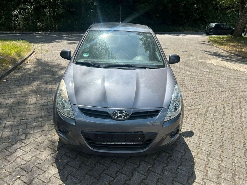 i20