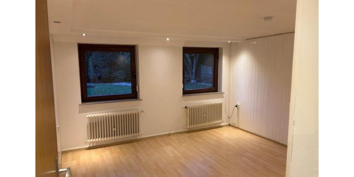 Schöne 65 qm Wohnung Büro oder Praxisräume in Bochum-Stiepel-Dorf 2.5 zimmer