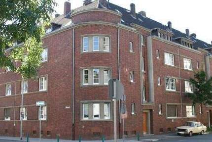 Groß - Günstig - Zentral - schöne DG-Wohnung 2 zimmer