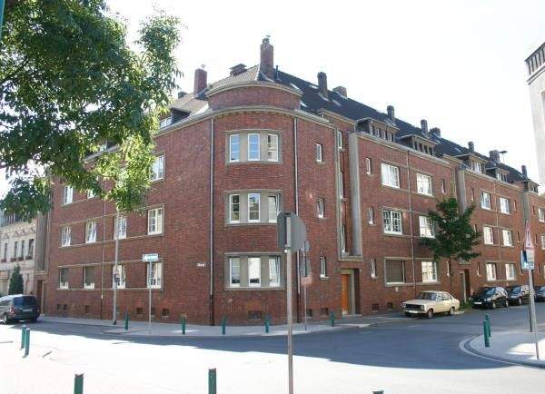 Groß - Günstig - Zentral - schöne DG-Wohnung 2 zimmer