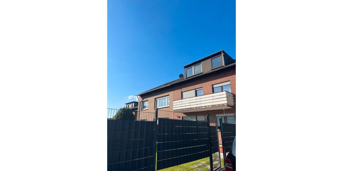 Dachgeschoßwohnung Duisburg Rheinhausen - 2 Zimmer, 60 m&sup2;, 580&euro; | Angebot:26253476