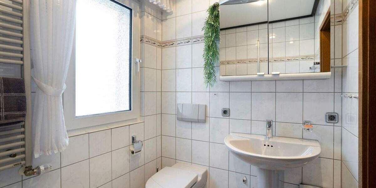 Mehrfamilienhaus, Wohnhaus Oberhausen Buschhausen - 7 Zimmer, 217 m&sup2;, 330.000&euro; | Angebot:25601939