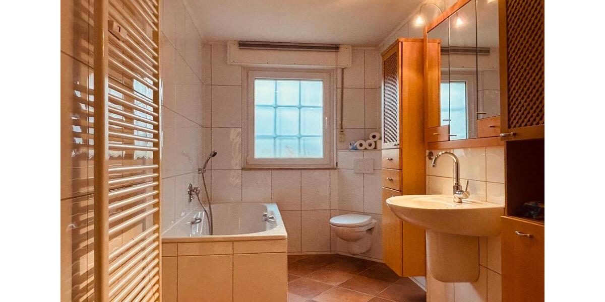 +++ Zweifamilienhaus mit Garten in Oberhausen +++ 6 zimmer