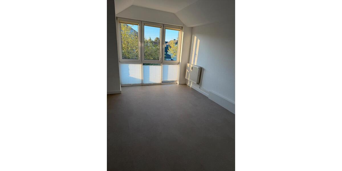 Dachgeschoßwohnung Moers Rheinkamp - 2 Zimmer, 55 m&sup2;, 650&euro; | Angebot:26272244