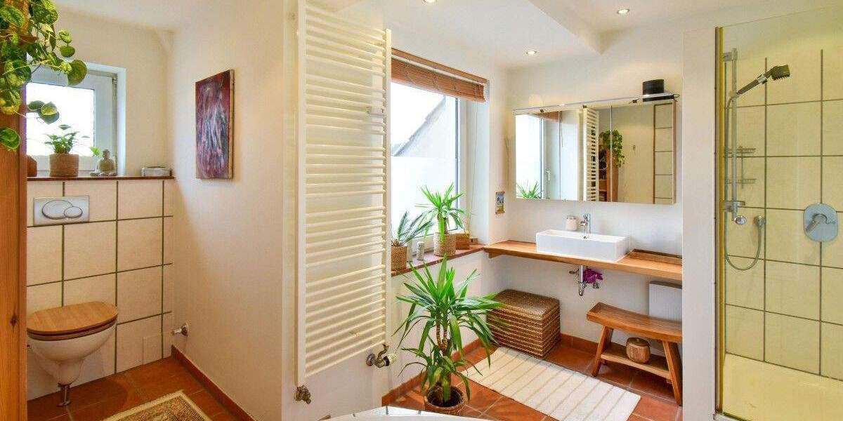 Schönheit im Mädchenviertel! Sehr charmante 5-R.-Altbauwohnung mit Dachterrasse in Rüttenscheid 5 zimmer