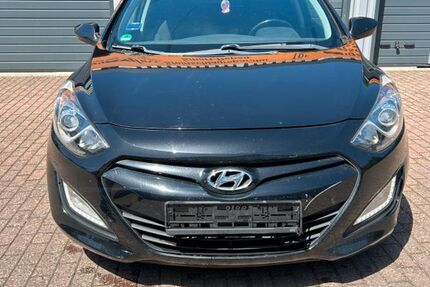Hyundai i30 157.000 km 3.100 &euro; Duisburg 47239