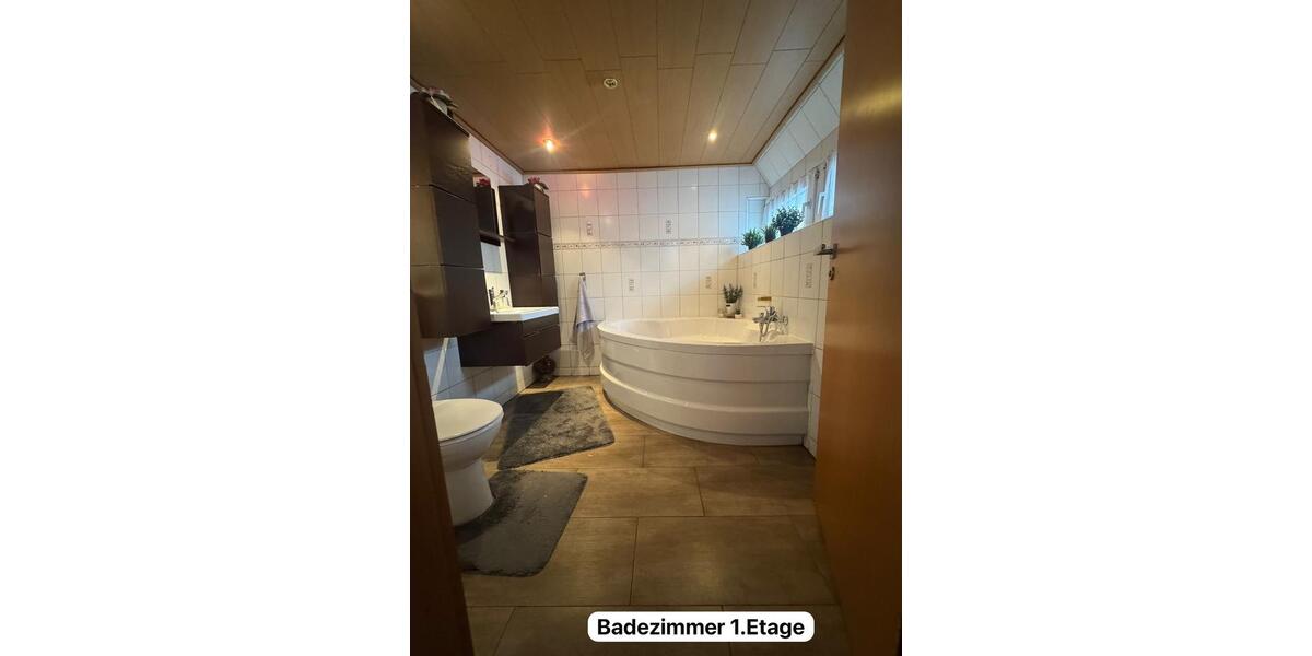Reihenhaus Duisburg Rheinhausen - 4.5 Zimmer, 140 m&sup2;, 280.000&euro; | Angebot:27083302