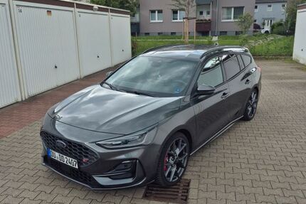 Ford Focus 15.254 km 35.490 &euro; Duisburg 47249