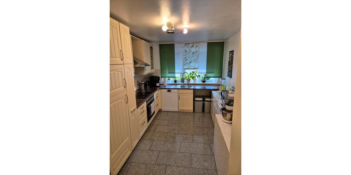 Reiheneckhaus mit Garage 9 zimmer