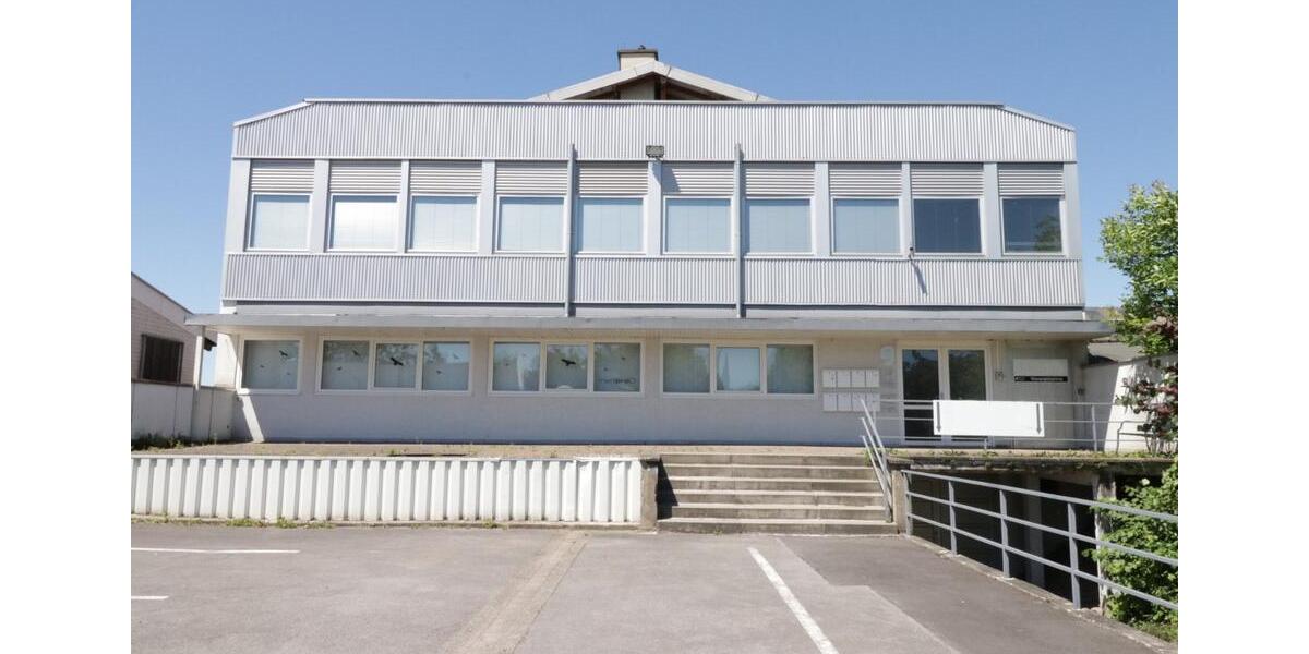 Büro 100m² neu gestrichen mit Parkplätzen zimmer