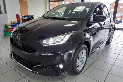 Mazda 2 2.490 km 22.590 &euro; Dinslaken 46539